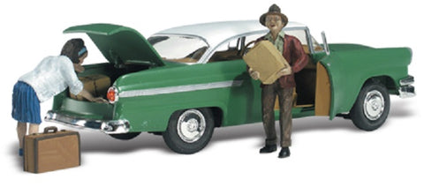 HO Scale Woodland Scenics AutoScenes AS5526 Lubeners Couple Loading Car