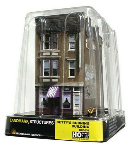HO Woodland Scenics BR5051 Just Plug Built & Ready Betty's Burning Building