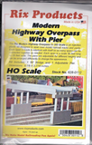 HO Scale Rix Products 628-112 Modern Highway Overpass with Pier