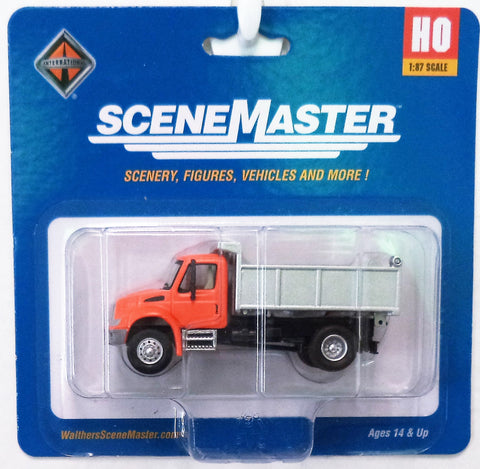 HO Scale Walthers SceneMaster 949-11633 International Single-Axle Dump Truck