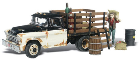 HO Scale Woodland Scenics AutoScenes AS5538 Henry's Haulin' Rusted Flatbed Truck